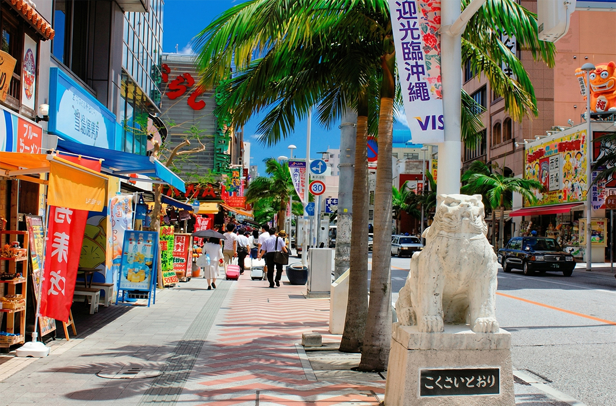 国際通りの街並み